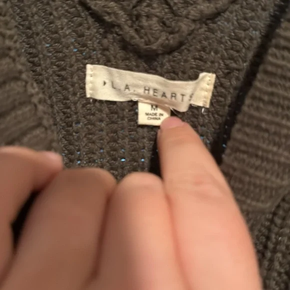 L.A. HEARTS Sweaters - Picture 3 of 3